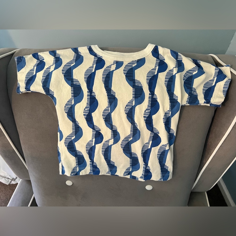 Size 4 kids shirt